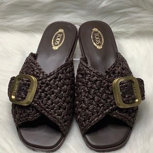 🤎LIKE NEW (w/ COA) TOD'S Brown Raffia Buckle Flat Sandals